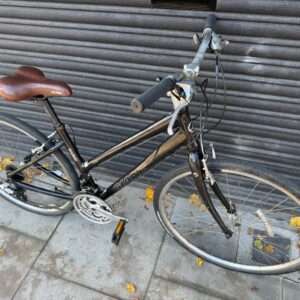 Giant alloy light weight ladies hybrid bike - Image 2